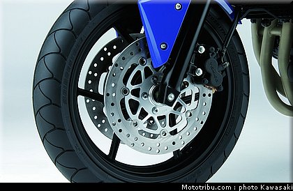 kawasaki_z750_2004_021.jpg