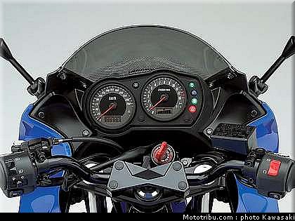 kawasaki_z750s_2005_029.jpg