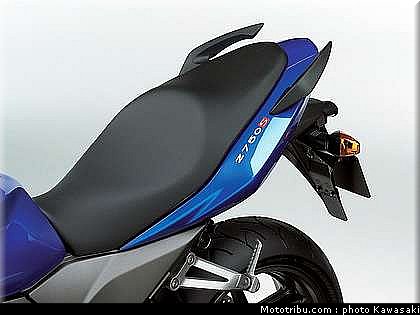 kawasaki_z750s_2005_034.jpg