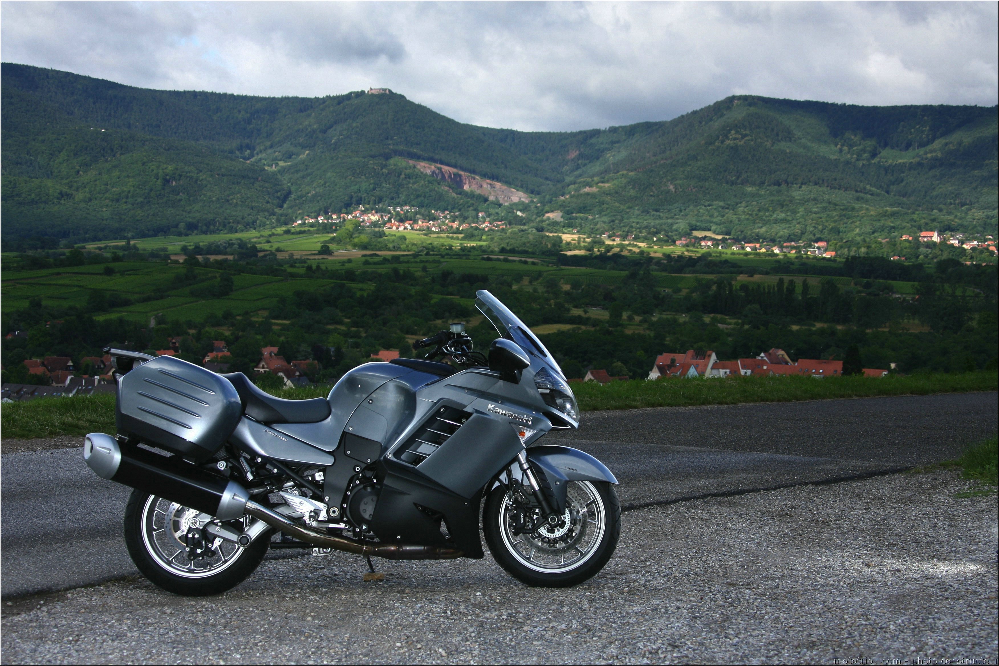 kawasaki-1400gtr-2007-0004