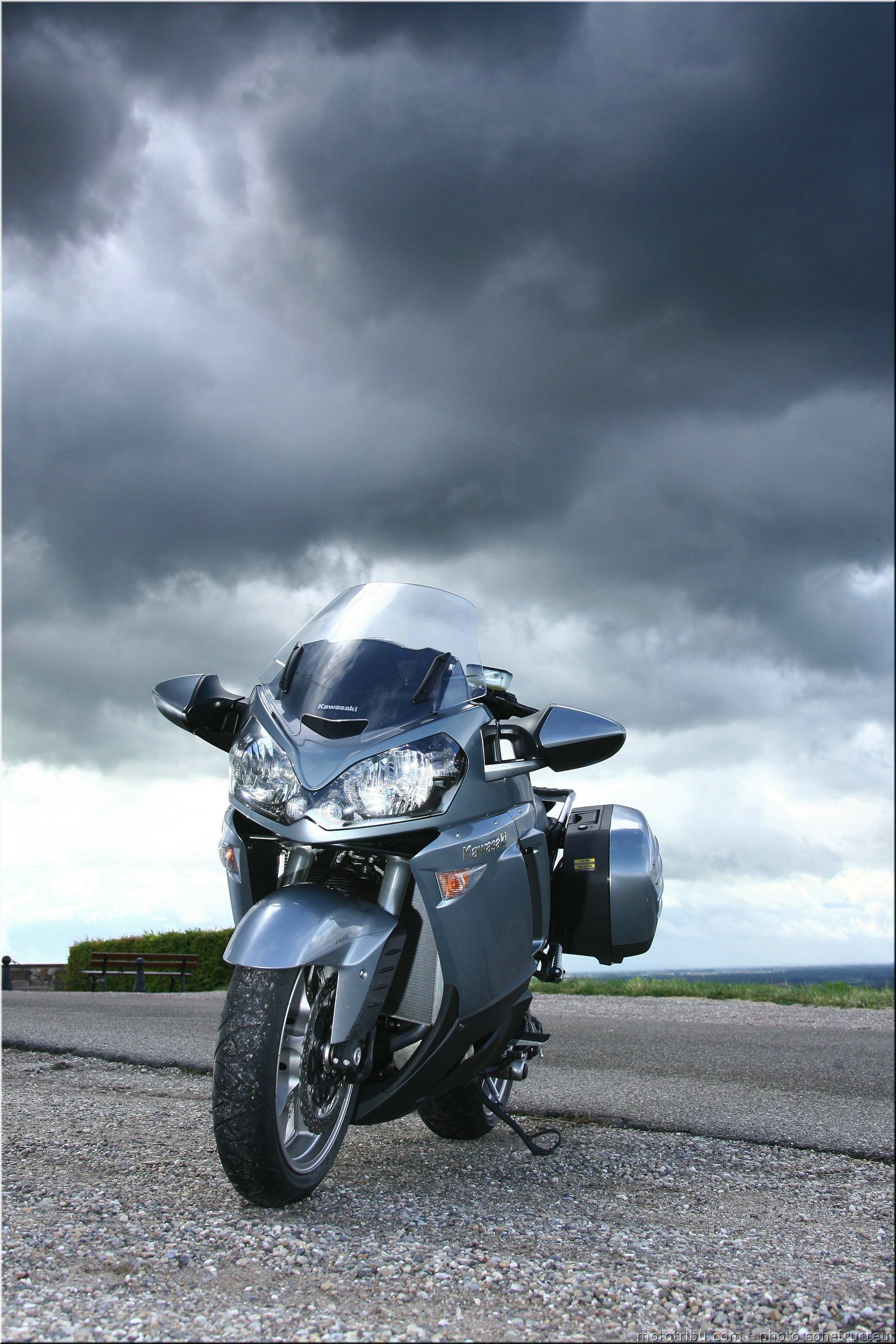 kawasaki-1400gtr-2007-0005