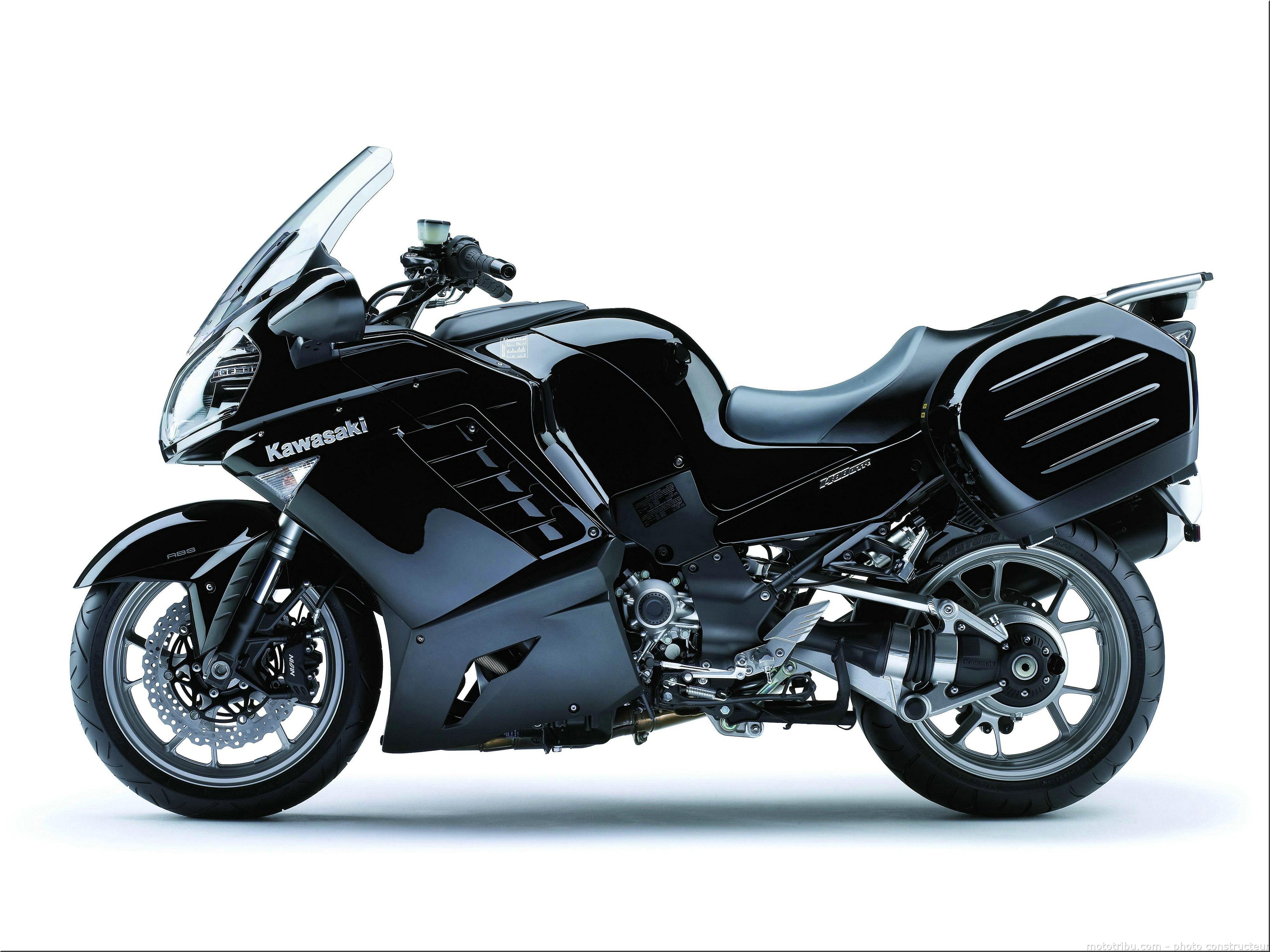 kawasaki-1400gtr-2007-0008