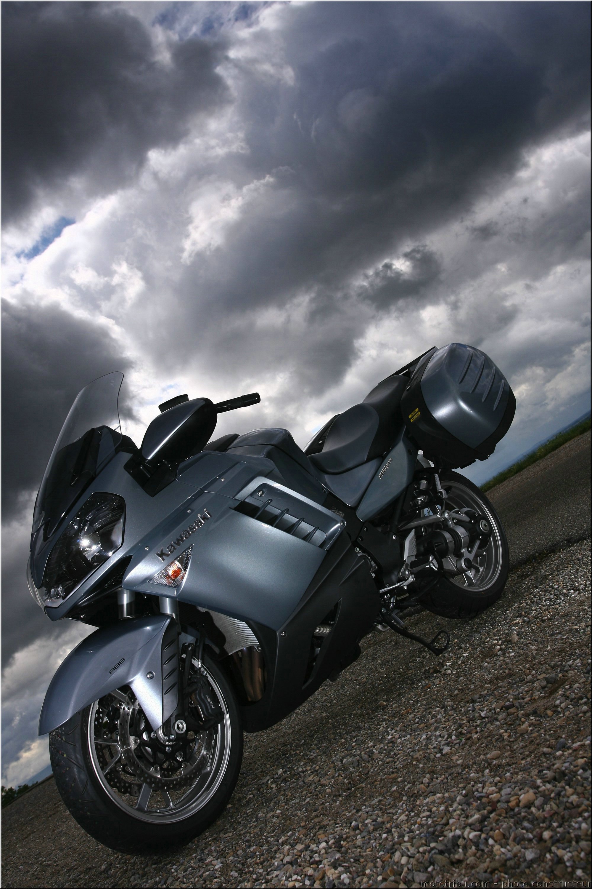 kawasaki-1400gtr-2007-0009