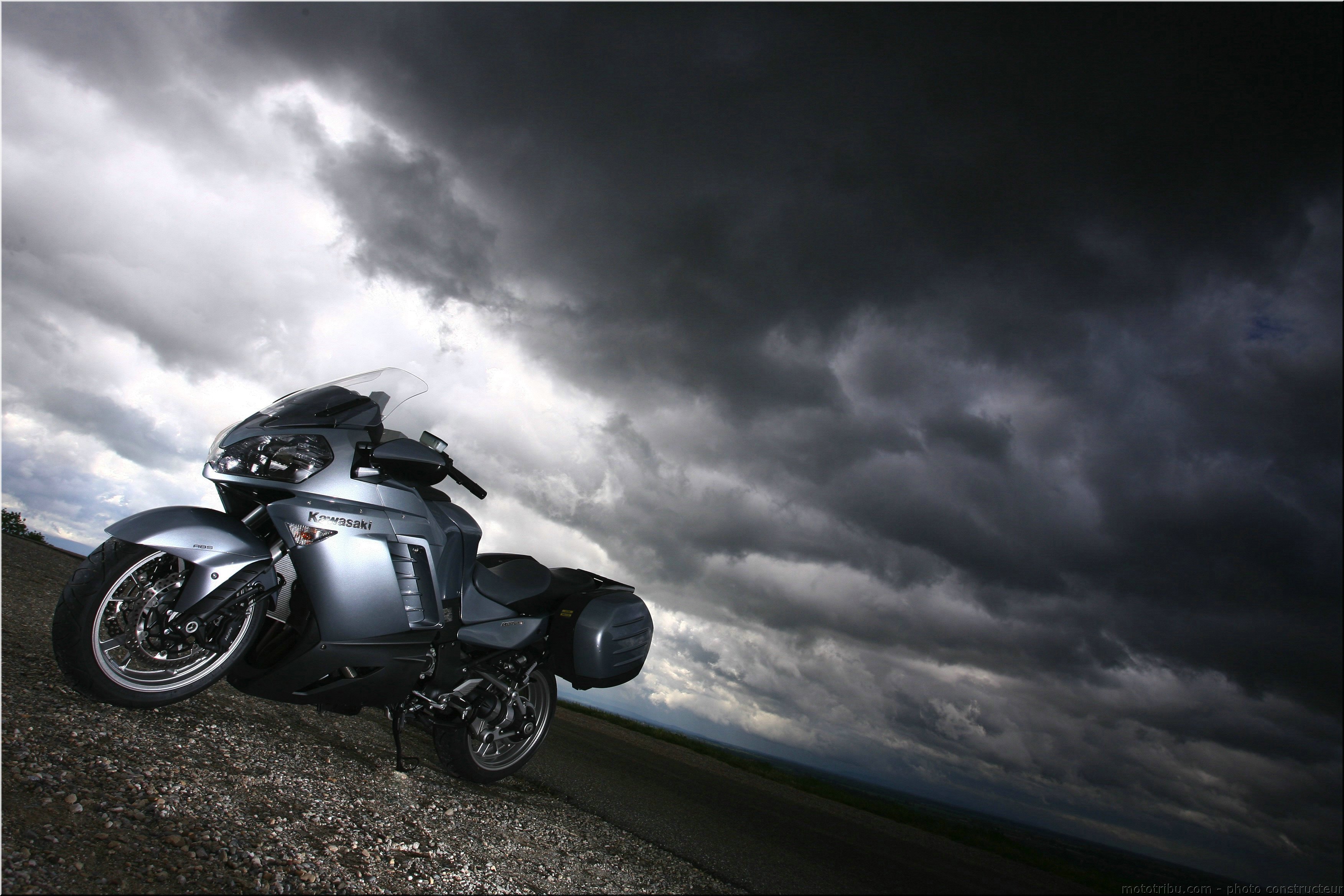 kawasaki-1400gtr-2007-0011