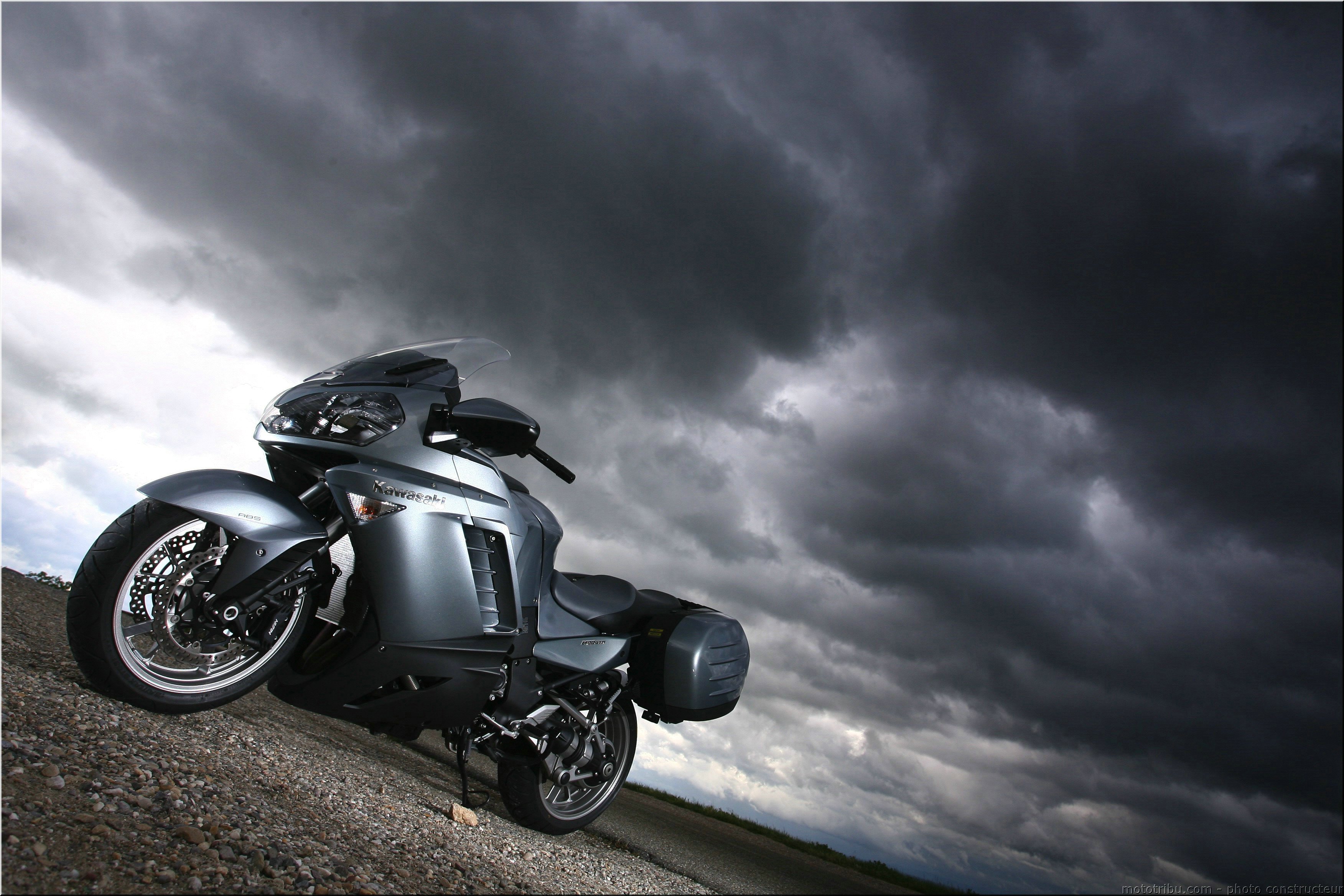 kawasaki-1400gtr-2007-0012