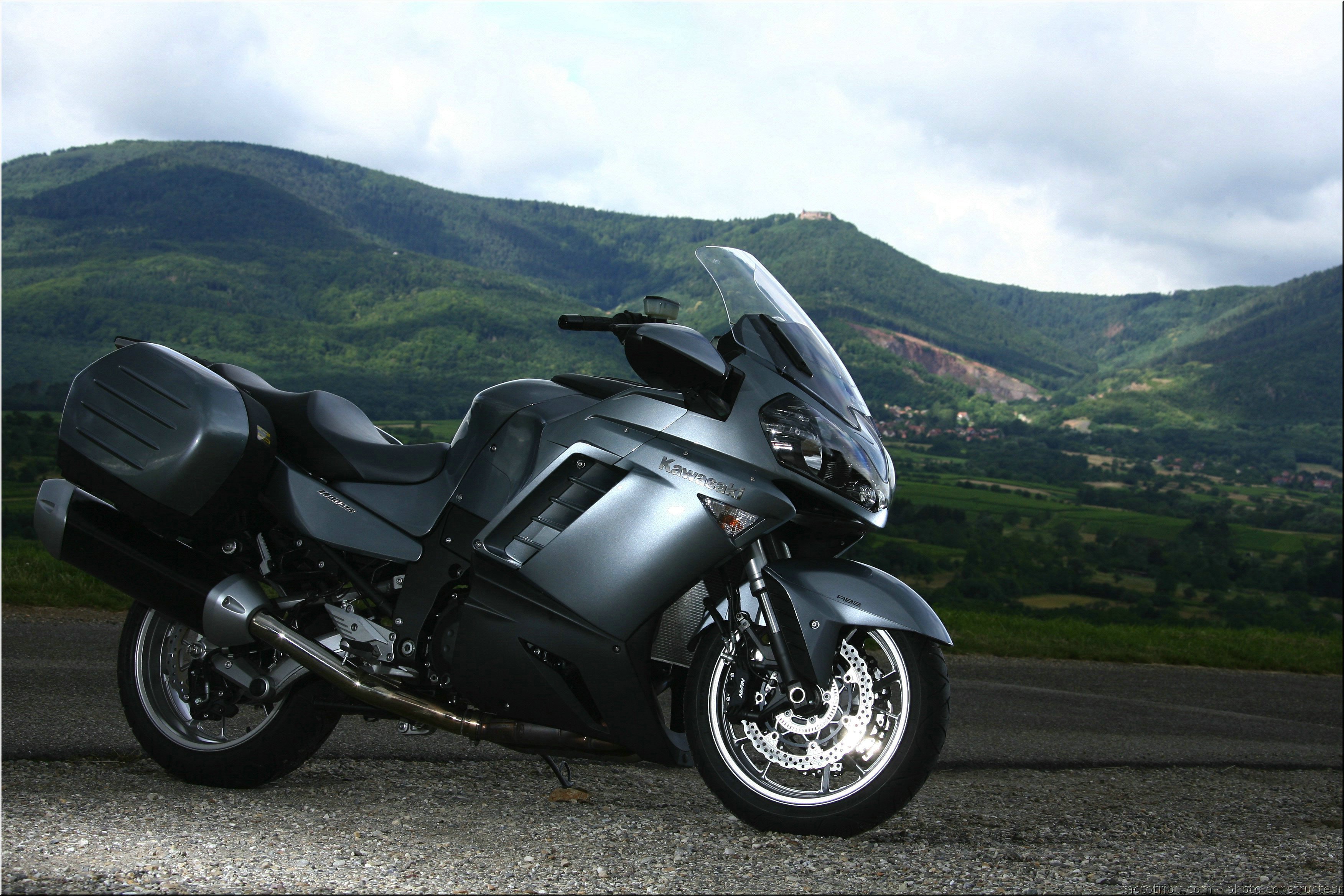 kawasaki-1400gtr-2007-0020