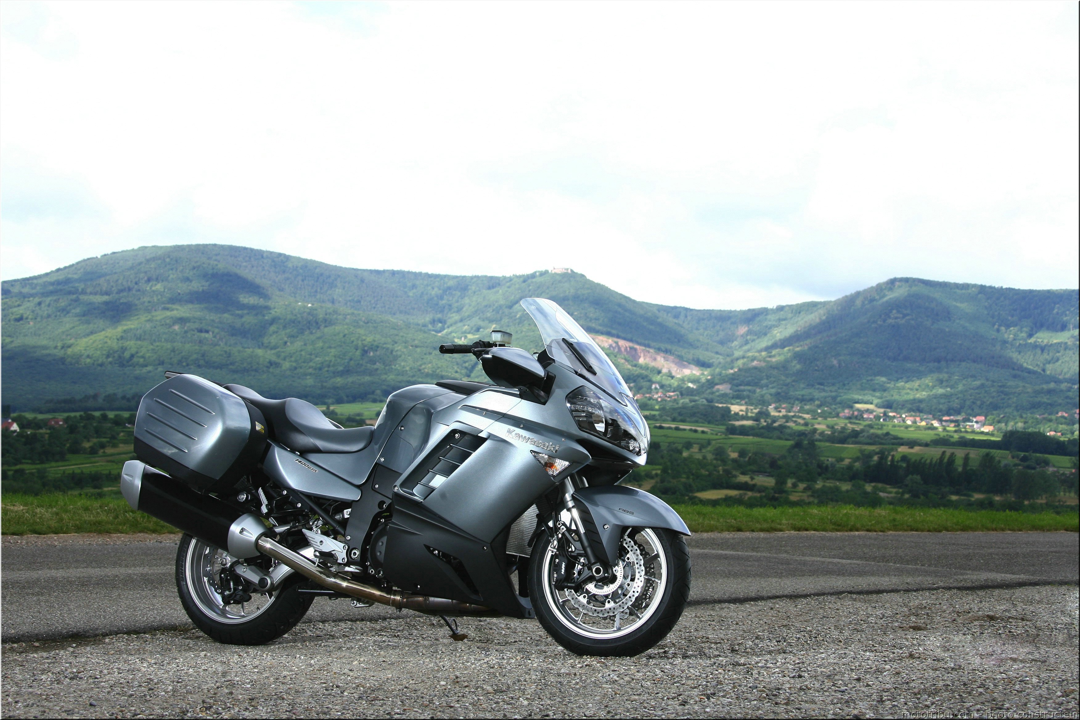 kawasaki-1400gtr-2007-0023
