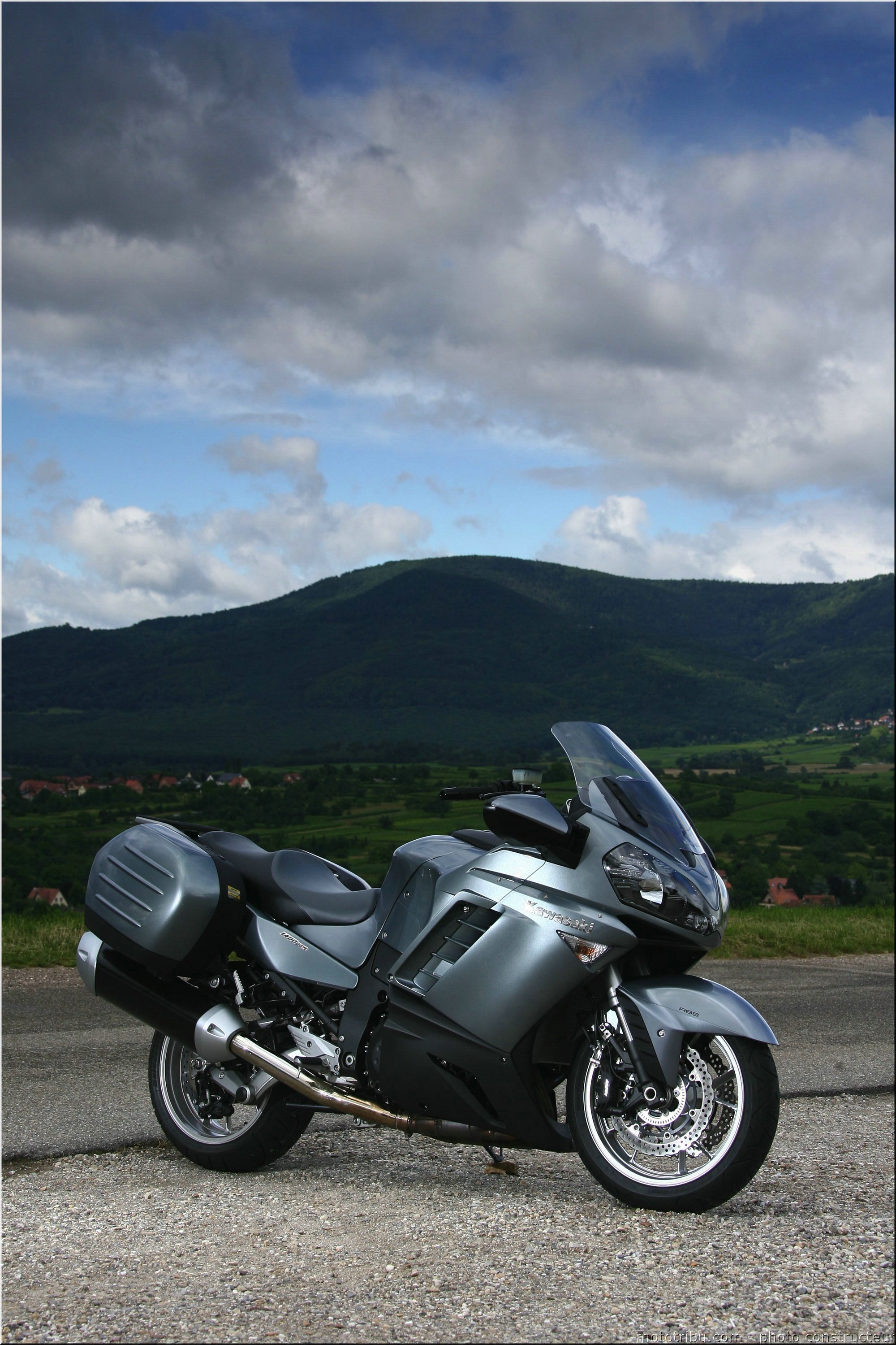 kawasaki-1400gtr-2007-0025