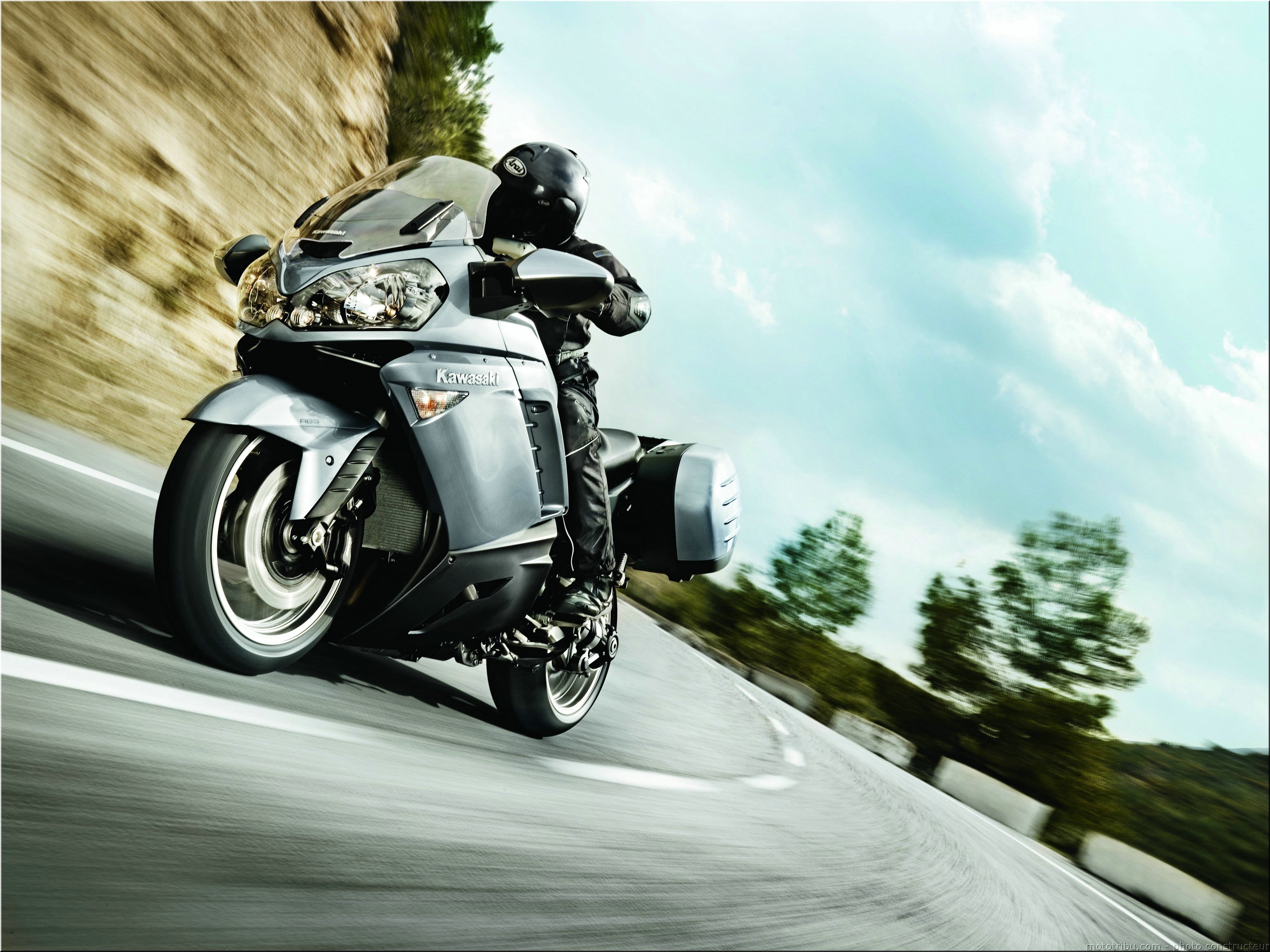 kawasaki-1400gtr-2007-0033