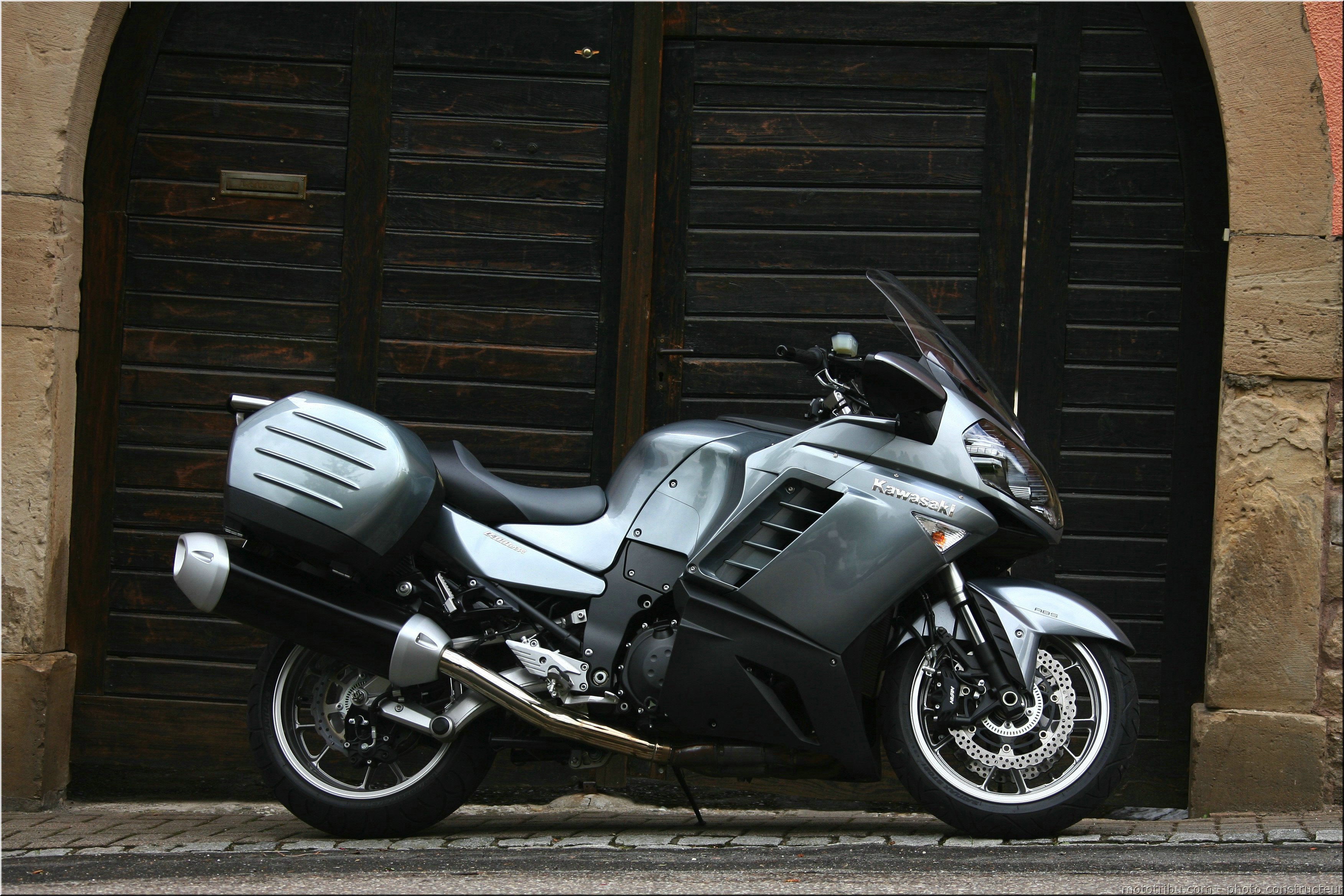 kawasaki-1400gtr-2007-0056