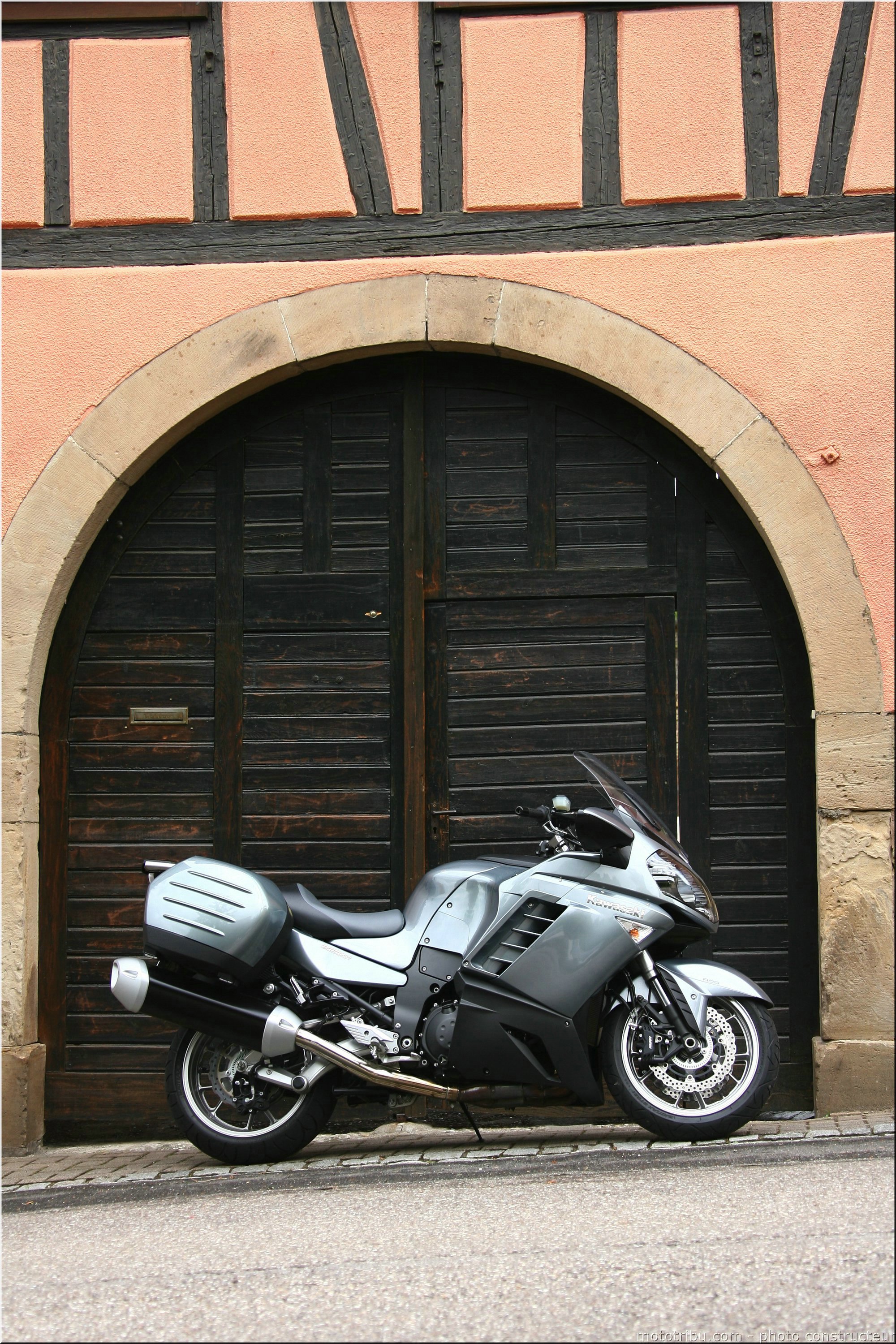 kawasaki-1400gtr-2007-0057