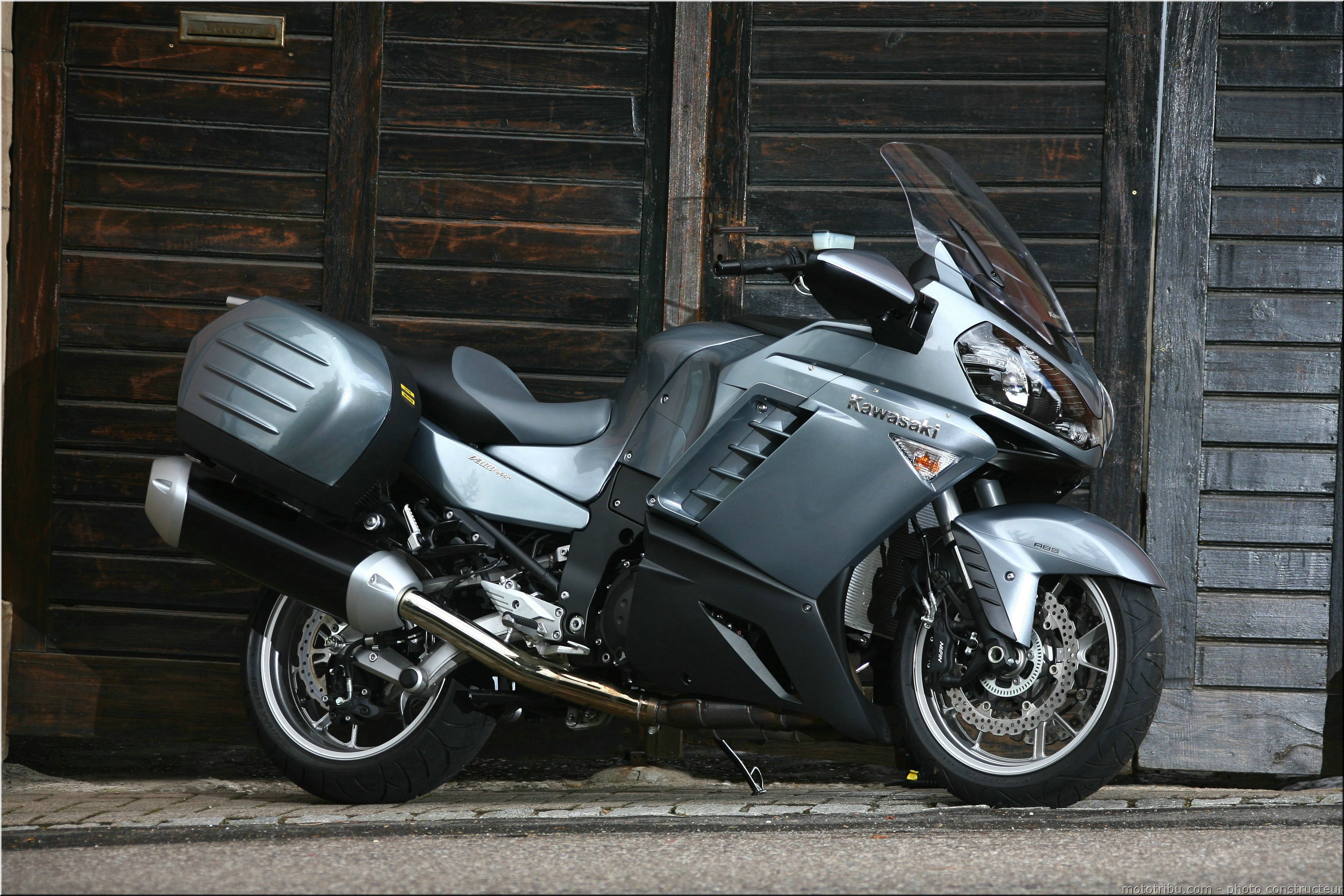 kawasaki-1400gtr-2007-0059
