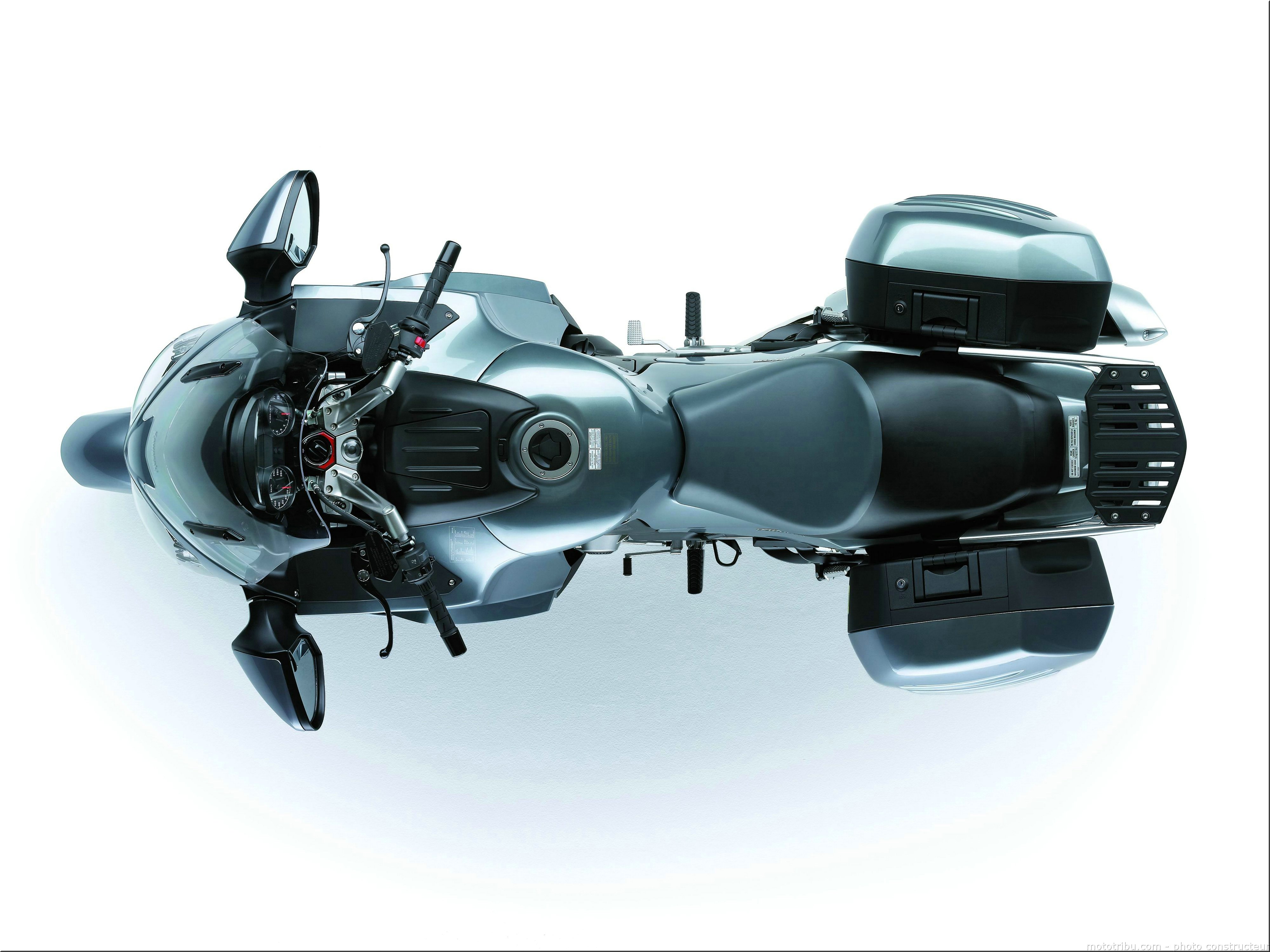 kawasaki-1400gtr-2007-0067