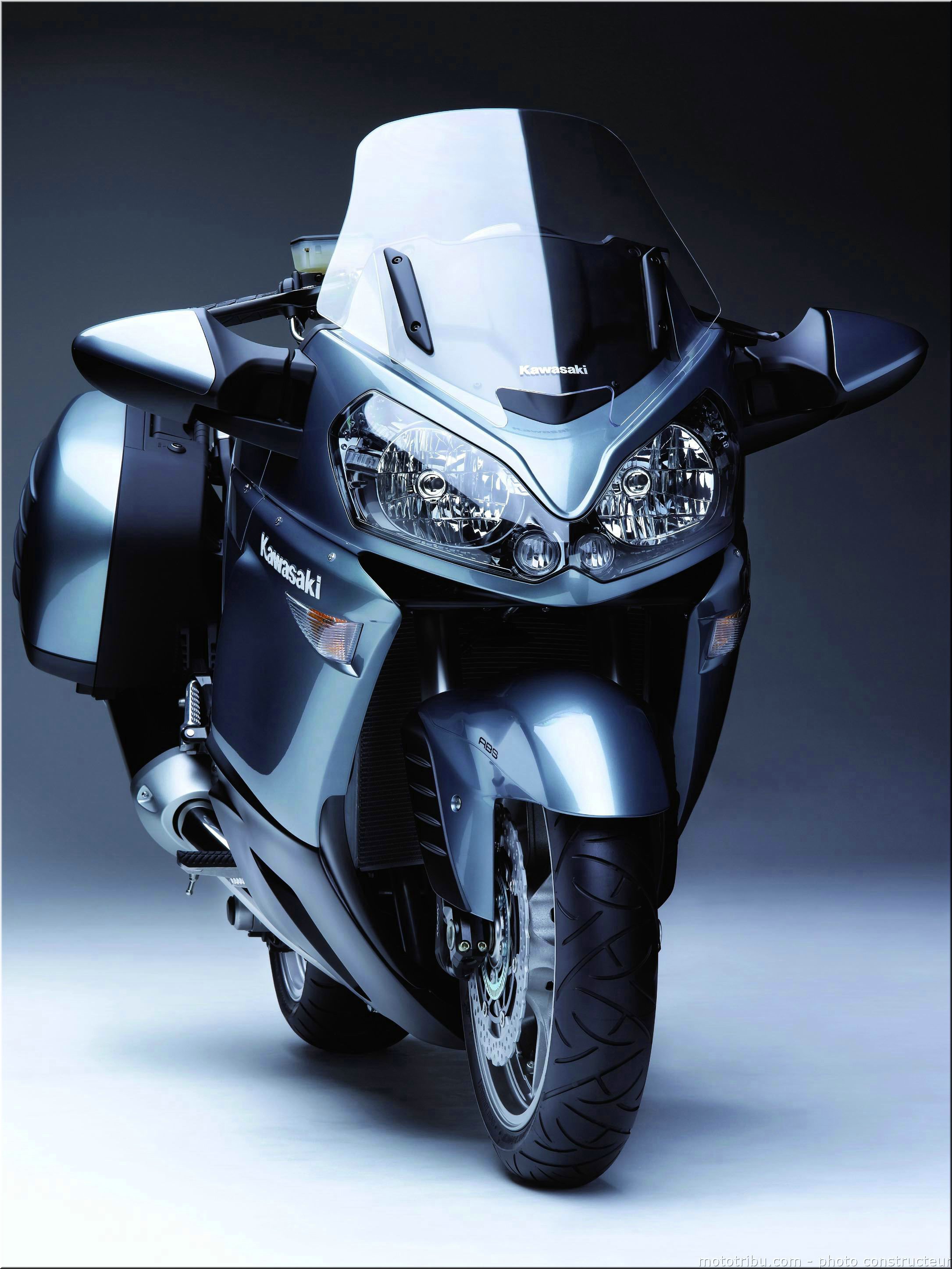 kawasaki-1400gtr-2007-0101