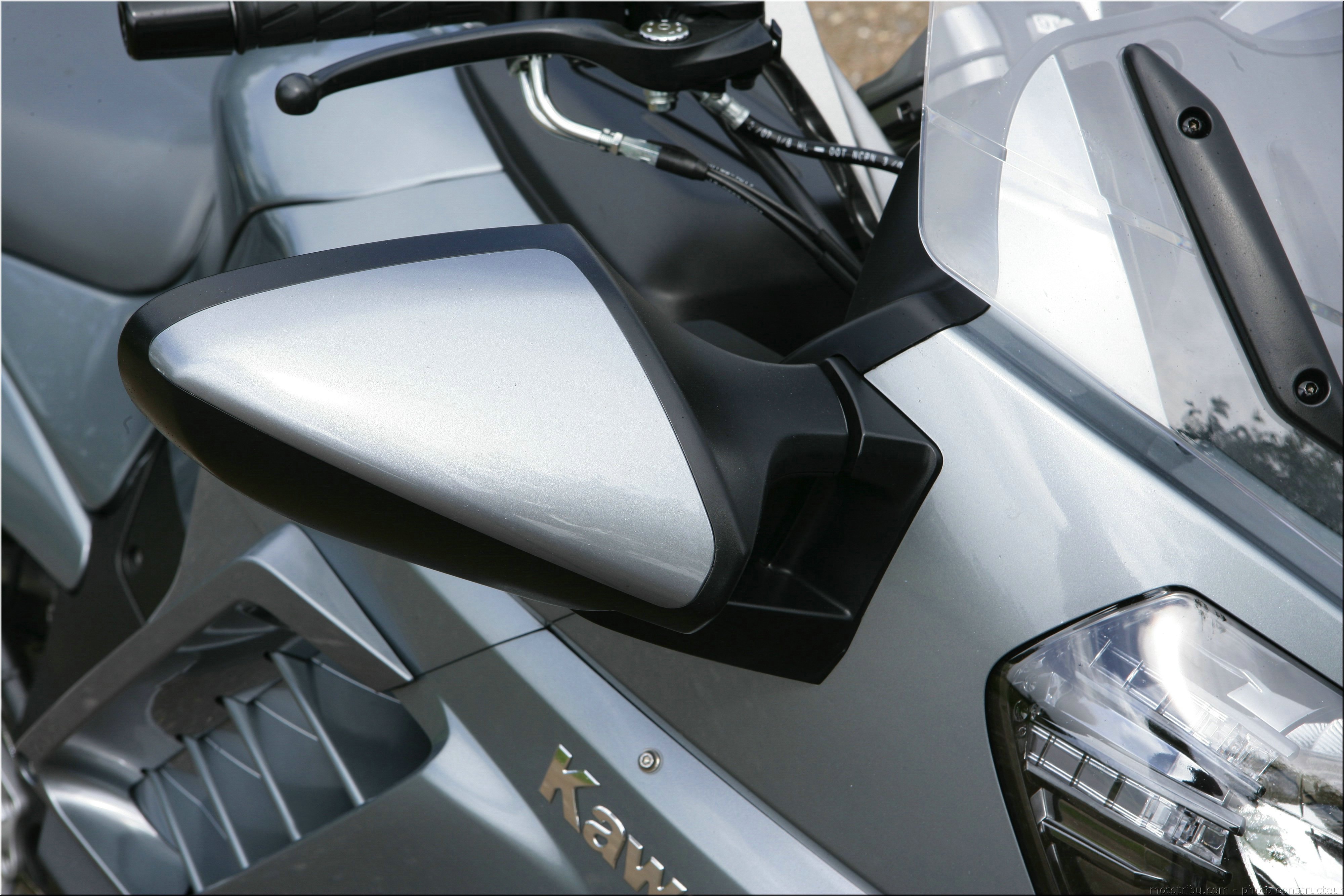 kawasaki-1400gtr-2007-0103