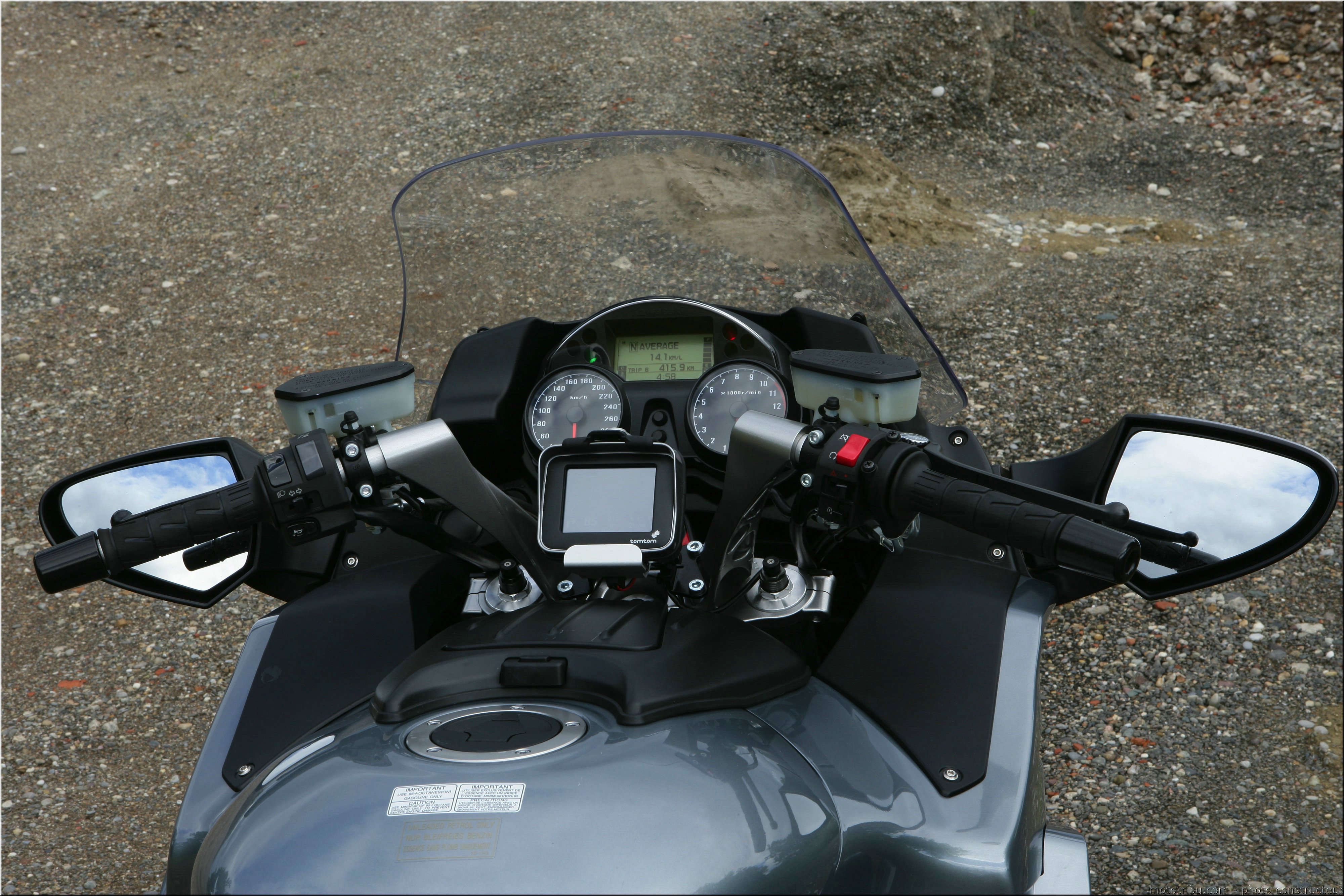 kawasaki-1400gtr-2007-0125