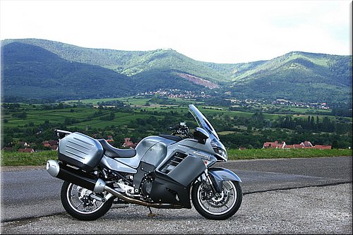 kawasaki-1400gtr-2007-0002