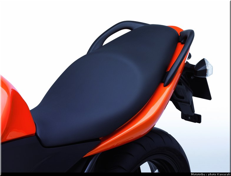 kawasaki_er6n_2007_021