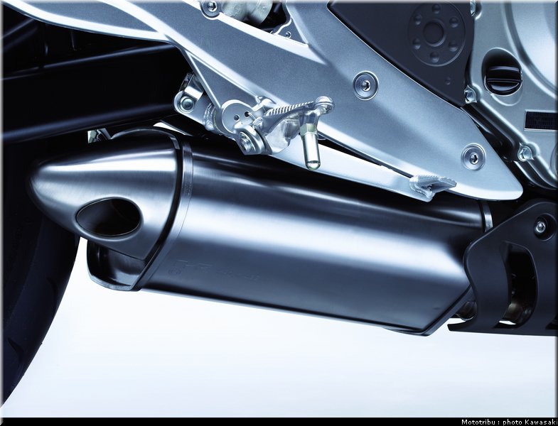 kawasaki_er6n_2007_022