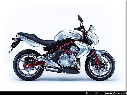 kawasaki_er6n_2007_011.jpg