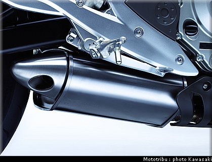 kawasaki_er6n_2007_022.jpg