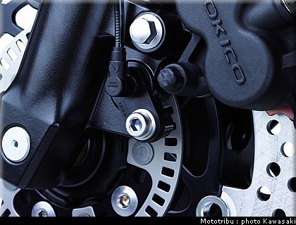 kawasaki_er6n_2007_023.jpg