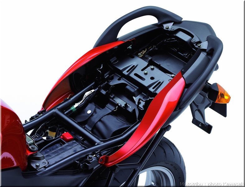 kawasaki-versys2007_17
