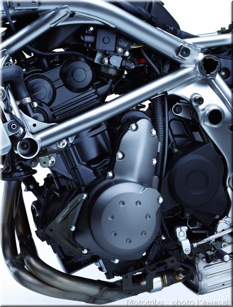 kawasaki-versys2007_30