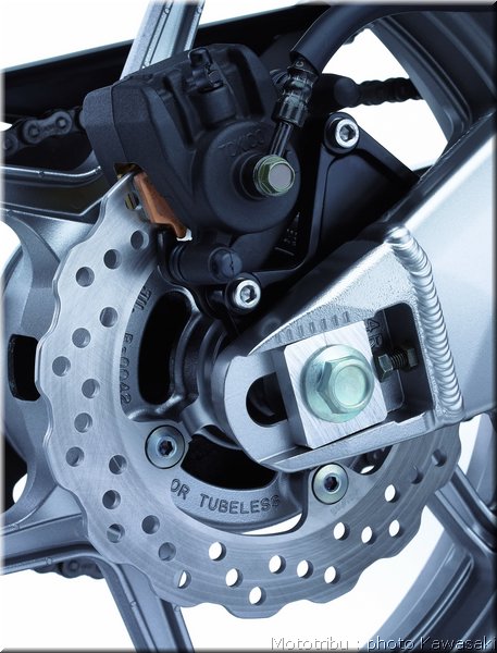 kawasaki-versys2007_35