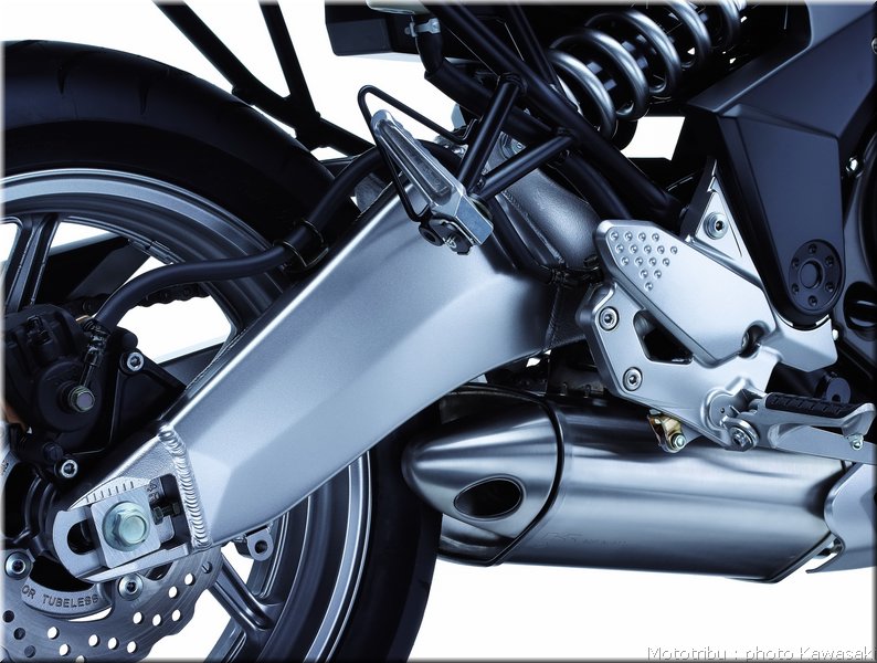 kawasaki-versys2007_37