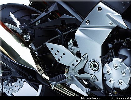 kawasaki_z1000_2007_036.jpg