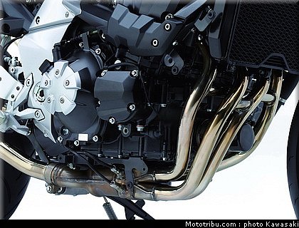 kawasaki_z1000_2007_041.jpg