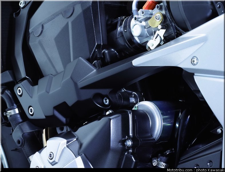 kawasaki_z1000_2007_050