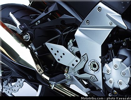kawasaki_z1000_2007_044.jpg