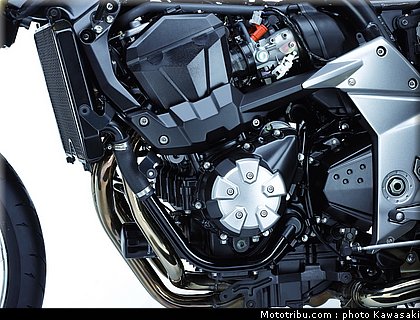 kawasaki_z1000_2007_048.jpg