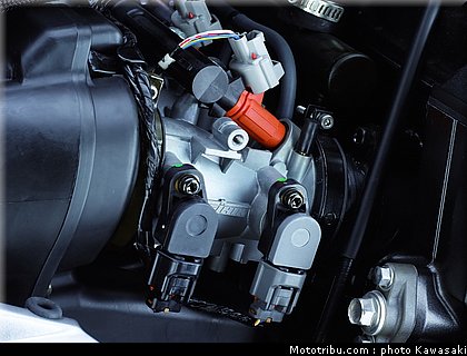 kawasaki_z1000_2007_049.jpg