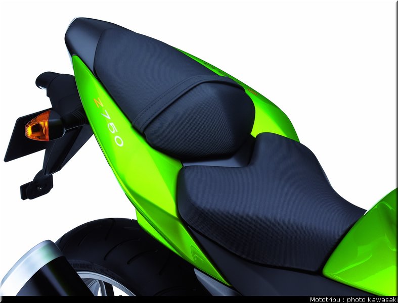 kawasaki_z750_2007_030