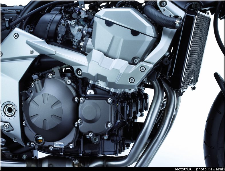 kawasaki_z750_2007_038