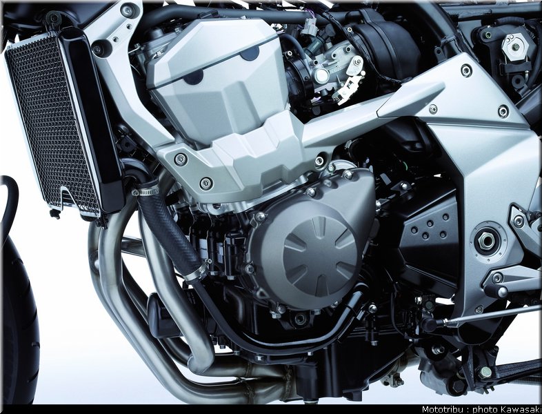 kawasaki_z750_2007_039
