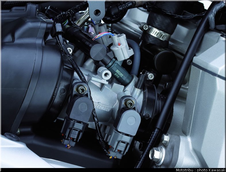 kawasaki_z750_2007_040