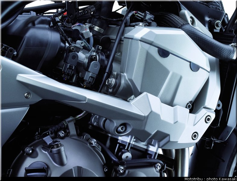 kawasaki_z750_2007_041