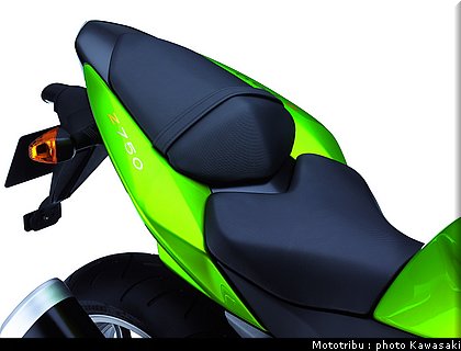 kawasaki_z750_2007_030.jpg