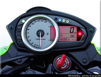 kawasaki_z750_2007_033.jpg