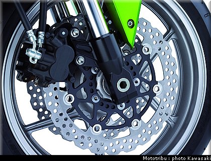 kawasaki_z750_2007_043.jpg