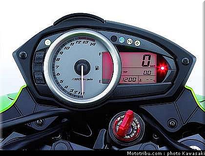 kawasaki_z750_2007_028.jpg