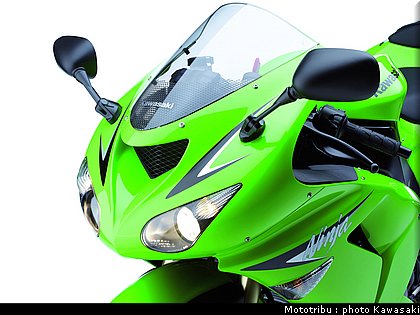 kawasaki_zx10r_2007_004.jpg