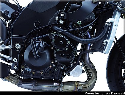 kawasaki_zx10r_2007_013.jpg