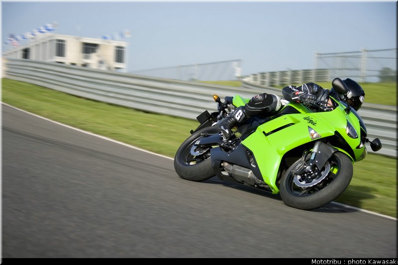 kawasaki_zx6r_2007_001