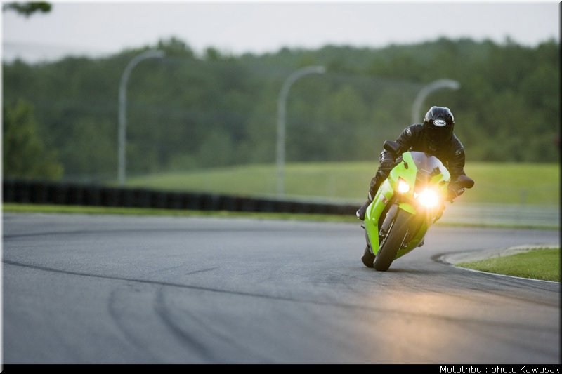 kawasaki_zx6r_2007_003
