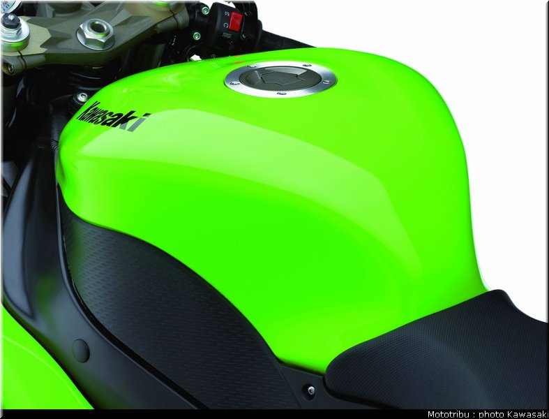kawasaki_zx6r_2007_035